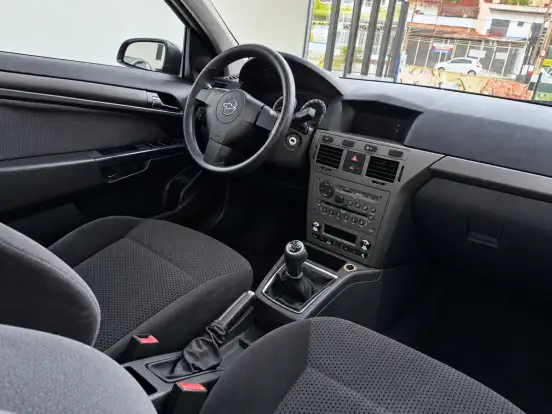 CHEVROLET-VECTRA-2.0 MPFI GT HATCH 8V FLEX 4P MANUAL CHEVROLET-VECTRA-2009