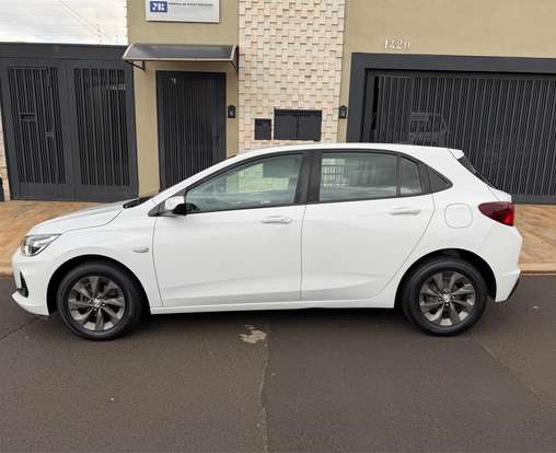 CHEVROLET-ONIX-2020