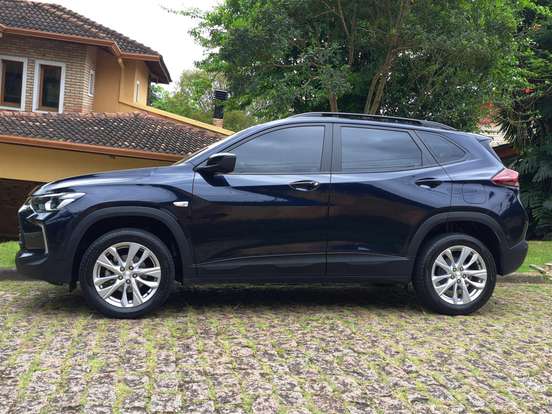 CHEVROLET-TRACKER-2023