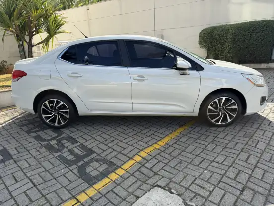CITROËN-C4 LOUNGE-2.0 MPFI TENDANCE 16V FLEX 4P AUTOMÁTICO CITROËN-C4 LOUNGE-2013