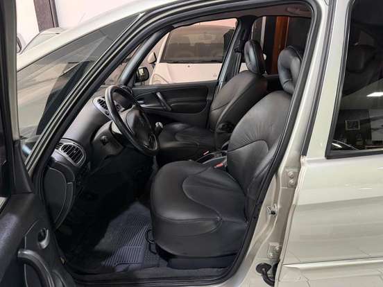 CITROËN-XSARA PICASSO-1.6 I EXCLUSIVE 16V FLEX 4P MANUAL CITROËN-XSARA PICASSO-2011