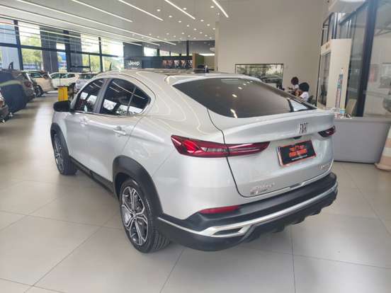 FIAT-FASTBACK-2022