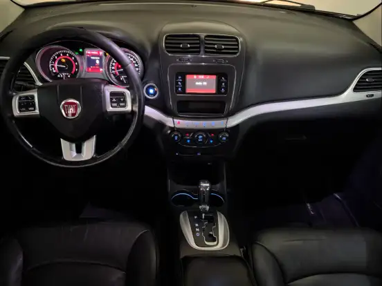 FIAT-FREEMONT-2.4 PRECISION 16V GASOLINA 4P AUTOMÁTICO FIAT-FREEMONT-2012