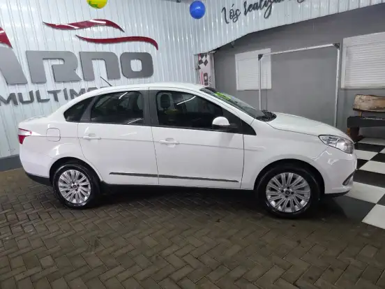 FIAT-GRAND SIENA-1.6 MPI ESSENCE 16V FLEX 4P MANUAL FIAT-GRAND SIENA-2014