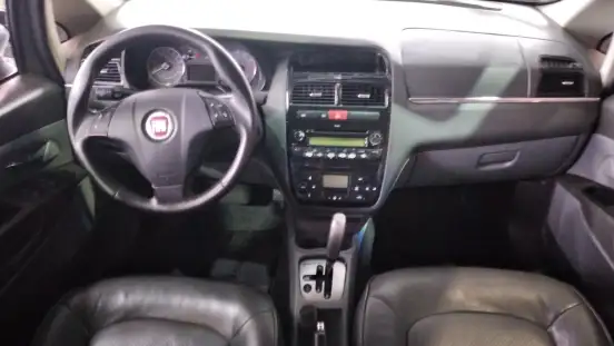 FIAT-LINEA-2010