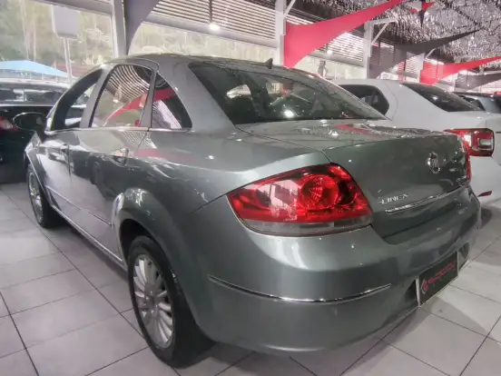 FIAT-LINEA-1.8 ABSOLUTE 16V FLEX 4P AUTOMATIZADO FIAT-LINEA-2010