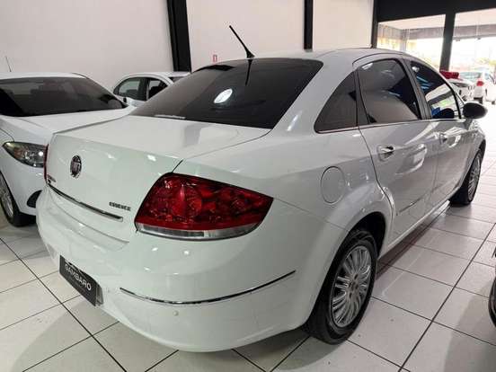 FIAT-LINEA-2013