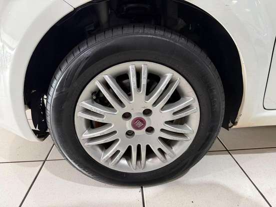 FIAT-LINEA-2013