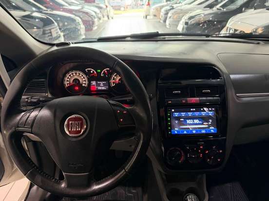 FIAT-LINEA-2013