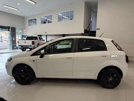 FIAT-PUNTO-2015
