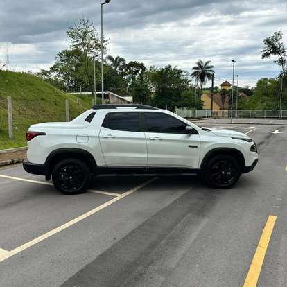 FIAT-TORO-2023