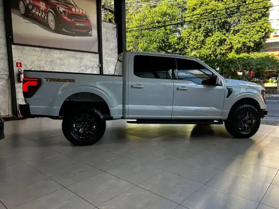 FORD-F-150-2025