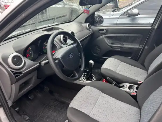 FORD-FIESTA-2010