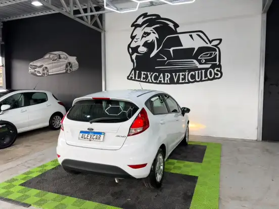 FORD-FIESTA-1.6 SE HATCH 16V FLEX 4P POWERSHIFT FORD-FIESTA-2013