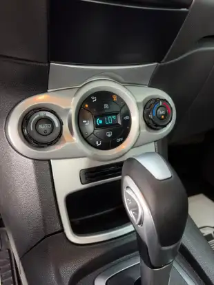 FORD-FIESTA-2013