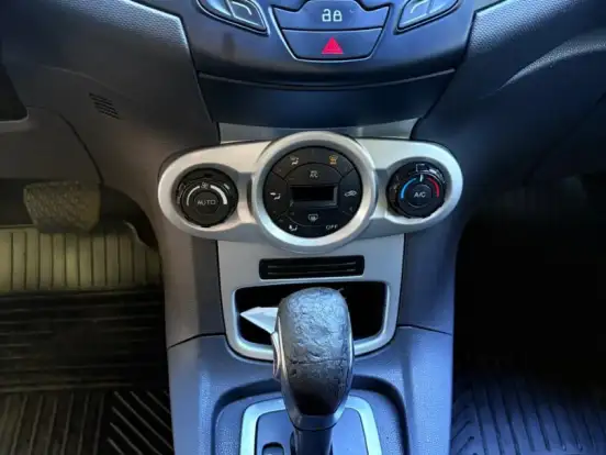 FORD-FIESTA-1.6 SE HATCH 16V FLEX 4P POWERSHIFT FORD-FIESTA-2015