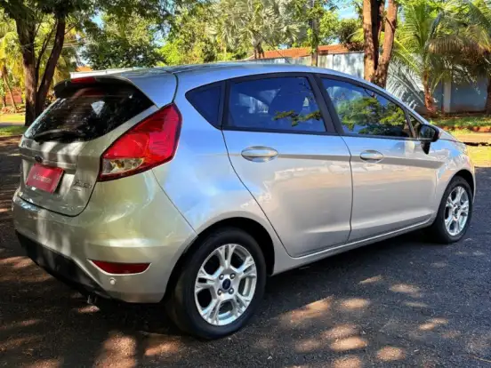 FORD-FIESTA-1.6 SE HATCH 16V FLEX 4P POWERSHIFT FORD-FIESTA-2015