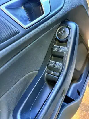 FORD-FIESTA-2015