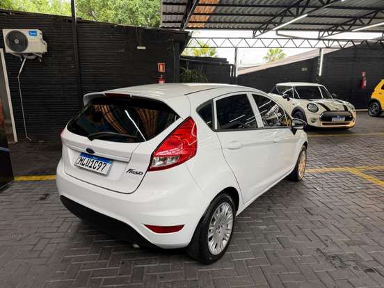 FORD-FIESTA-2014
