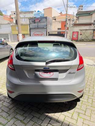 FORD-FIESTA-2014