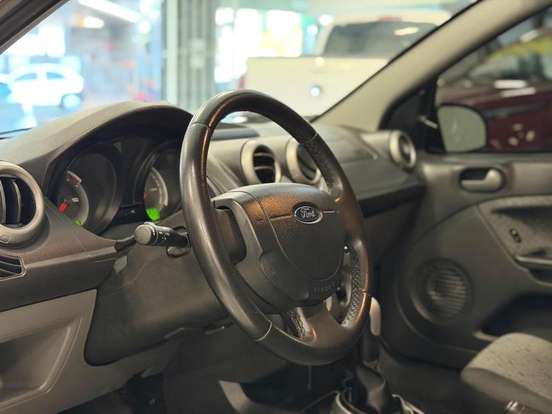 FORD-FIESTA-1.6 ROCAM SE 8V FLEX 4P MANUAL FORD-FIESTA-2013