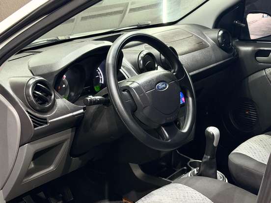 FORD-FIESTA-1.6 ROCAM SE 8V FLEX 4P MANUAL FORD-FIESTA-2014