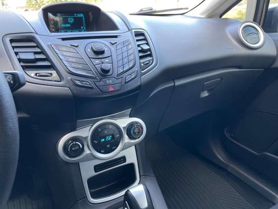 FORD-FIESTA-2014