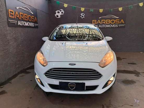 FORD-FIESTA-2015