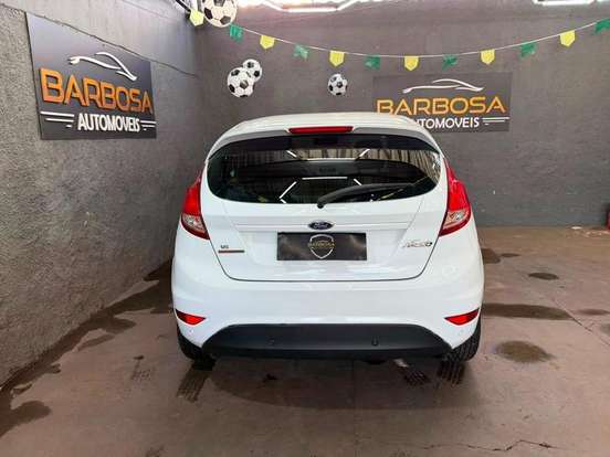 FORD-FIESTA-2015