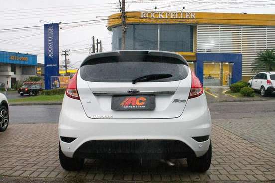 FORD-FIESTA-2014
