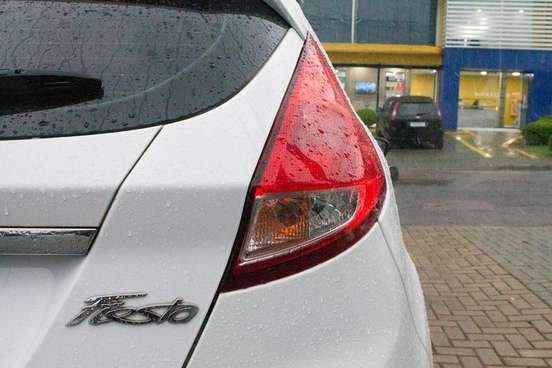 FORD-FIESTA-2014