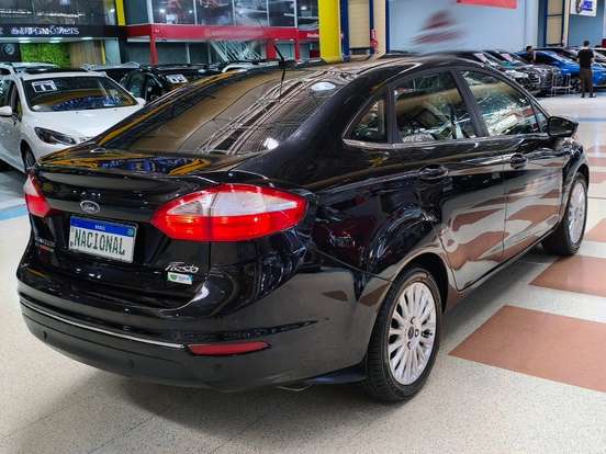 FORD-FIESTA-2014