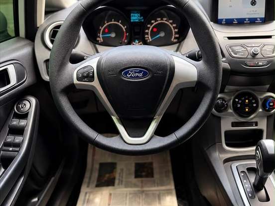 FORD-FIESTA-1.6 TI-VCT FLEX SE PLUS POWERSHIFT FORD-FIESTA-2018