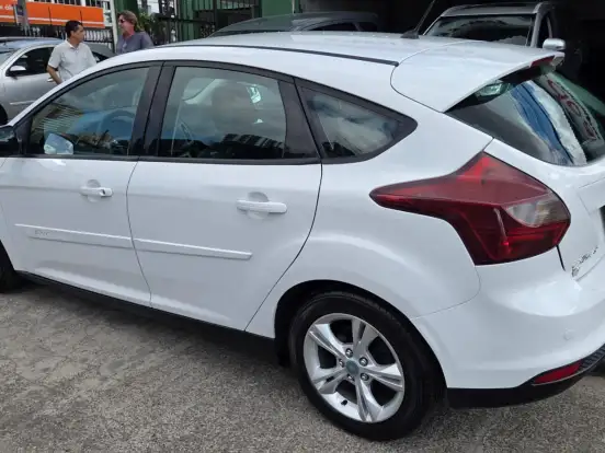 FORD-FOCUS-1.6 SE 16V FLEX 4P POWERSHIFT FORD-FOCUS-2014
