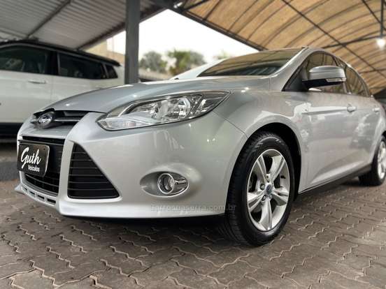 FORD-FOCUS-2014