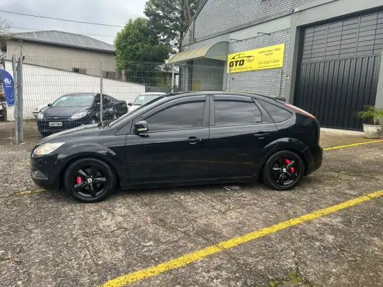 FORD-FOCUS-2011
