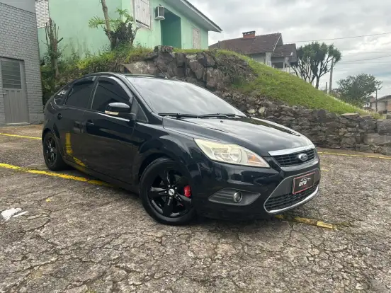 FORD-FOCUS-2011