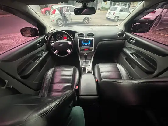 FORD-FOCUS-2011