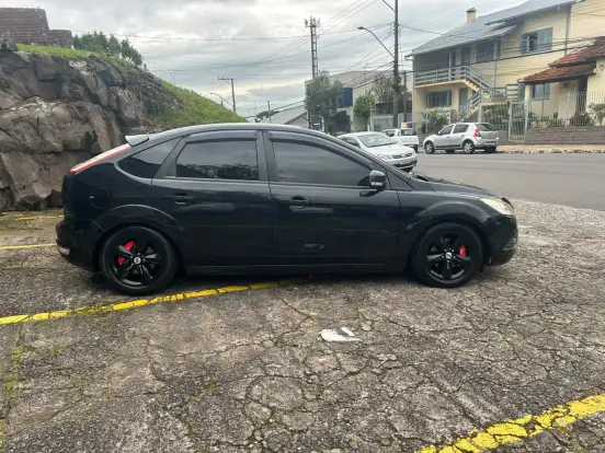 FORD-FOCUS-2011