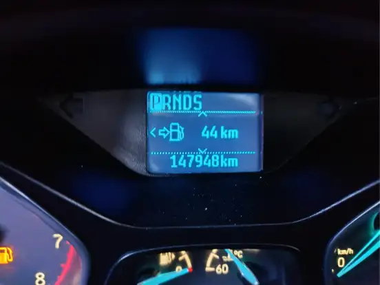 FORD-FOCUS-2.0 SE SEDAN 16V FLEX 4P POWERSHIFT FORD-FOCUS-2015