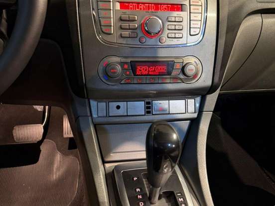 FORD-FOCUS-2.0 16V FLEX 4P AUTOMÁTICO FORD-FOCUS-2011