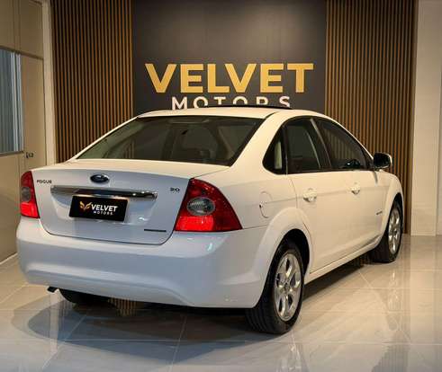 FORD-FOCUS-2011