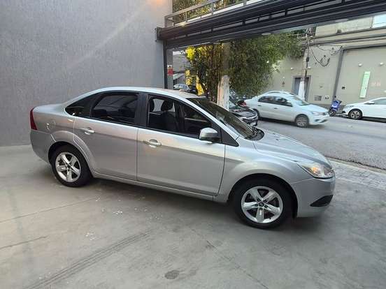 FORD-FOCUS-2009