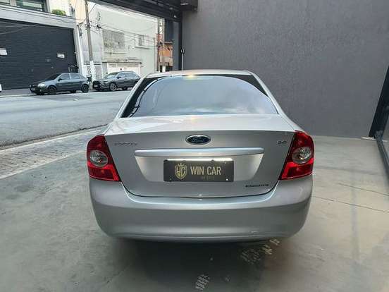 FORD-FOCUS-2009