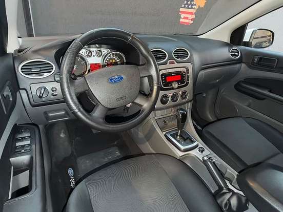 FORD-FOCUS-2009