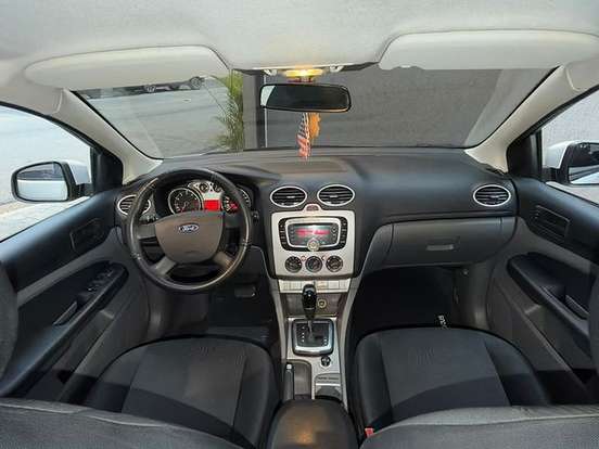 FORD-FOCUS-2009