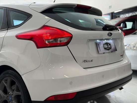 FORD-FOCUS-2015