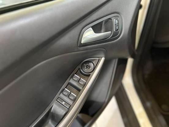 FORD-FOCUS-2016