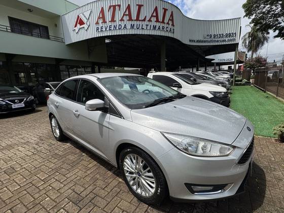 FORD FOCUS 2.0 SE PLUS FASTBACK 16V FLEX 4P POWERSHIFT