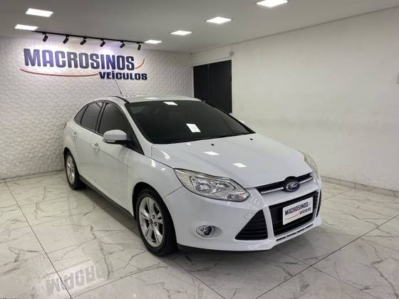 FORD FOCUS 2.0 SE PLUS SEDAN 16V FLEX 4P AUTOMÁTICO